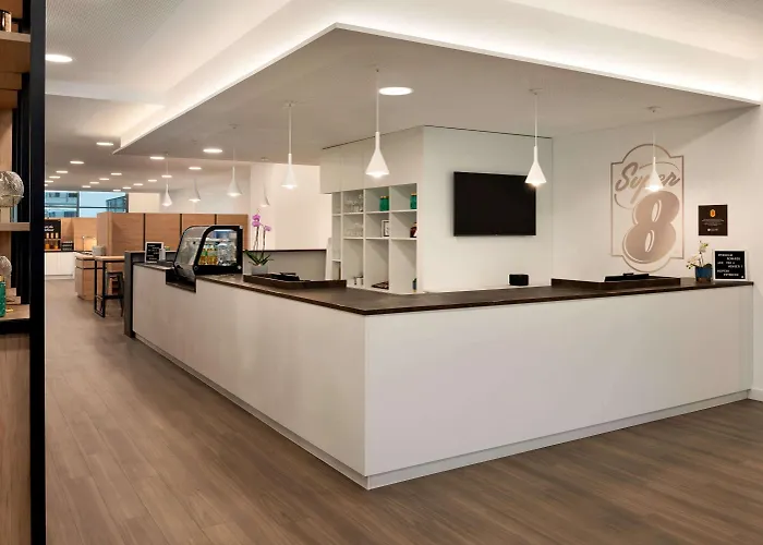 Super 8 By Wyndham فندق
