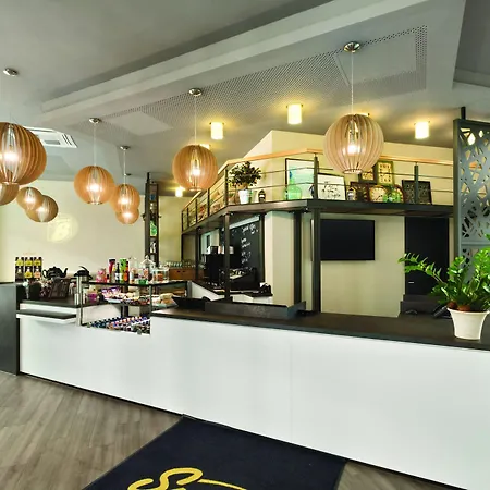 Super 8 By Wyndham Hotel 3*