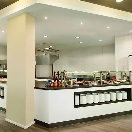 Super 8 By Wyndham فندق
