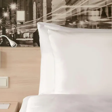 Super 8 By Wyndham Hotel