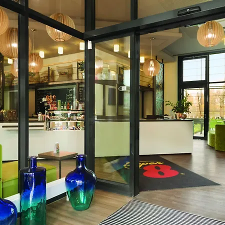 Super 8 By Wyndham Hotell 3*
