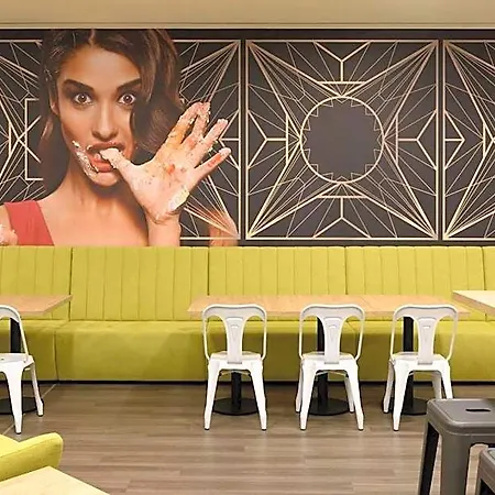 酒店 Super 8 By Wyndham 3*