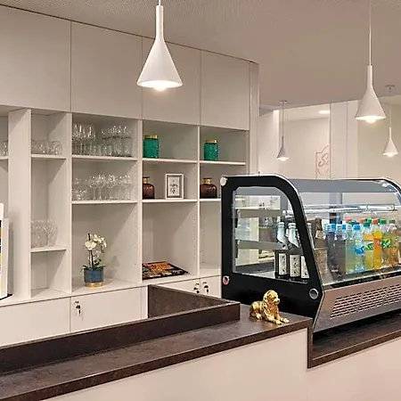 Super 8 By Wyndham Hotel Augsburgo