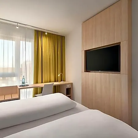 Super 8 By Wyndham Hotel