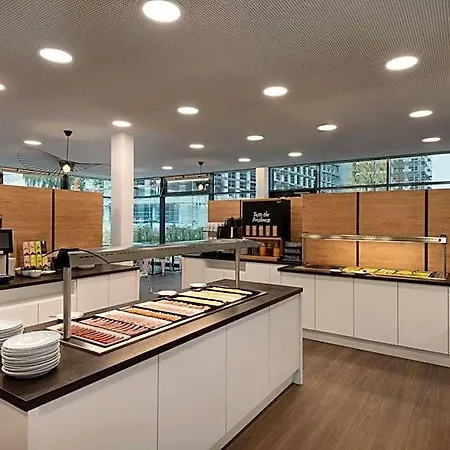Hotel Super 8 By Wyndham 3*