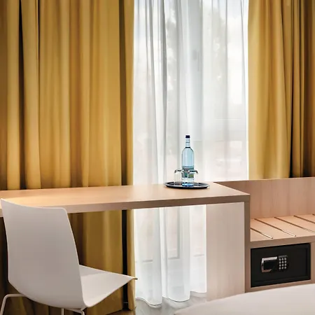 Super 8 By Wyndham Otel
