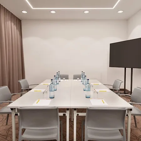 Otel Super 8 By Wyndham Augsburg