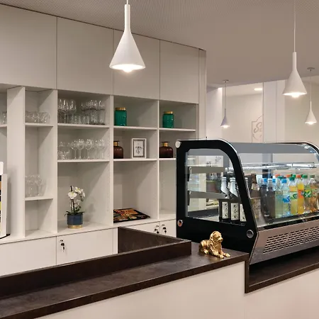 Otel Super 8 By Wyndham 3*