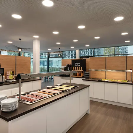 Super 8 By Wyndham Otel
